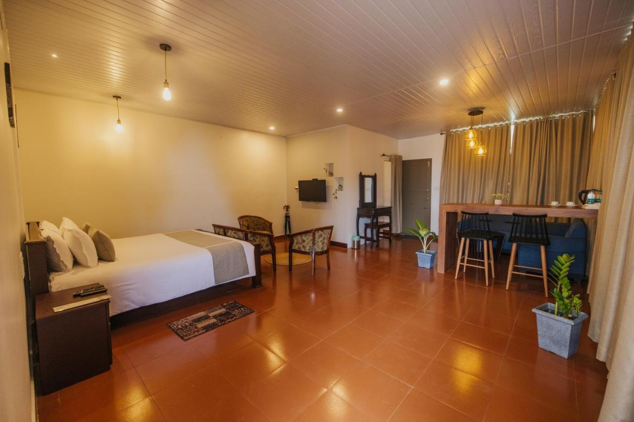 Misty Courtyard Resort Chinnakanal Екстериор снимка