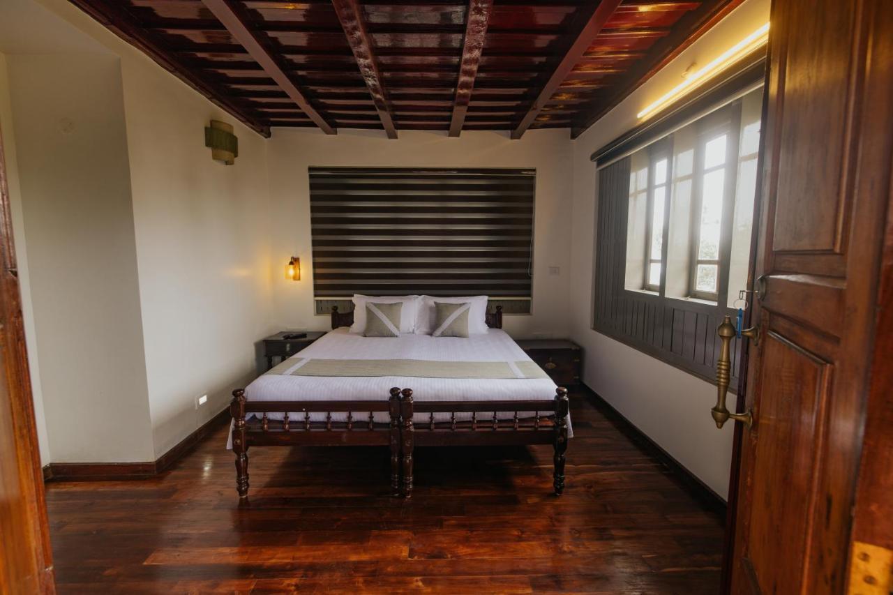 Misty Courtyard Resort Chinnakanal Екстериор снимка