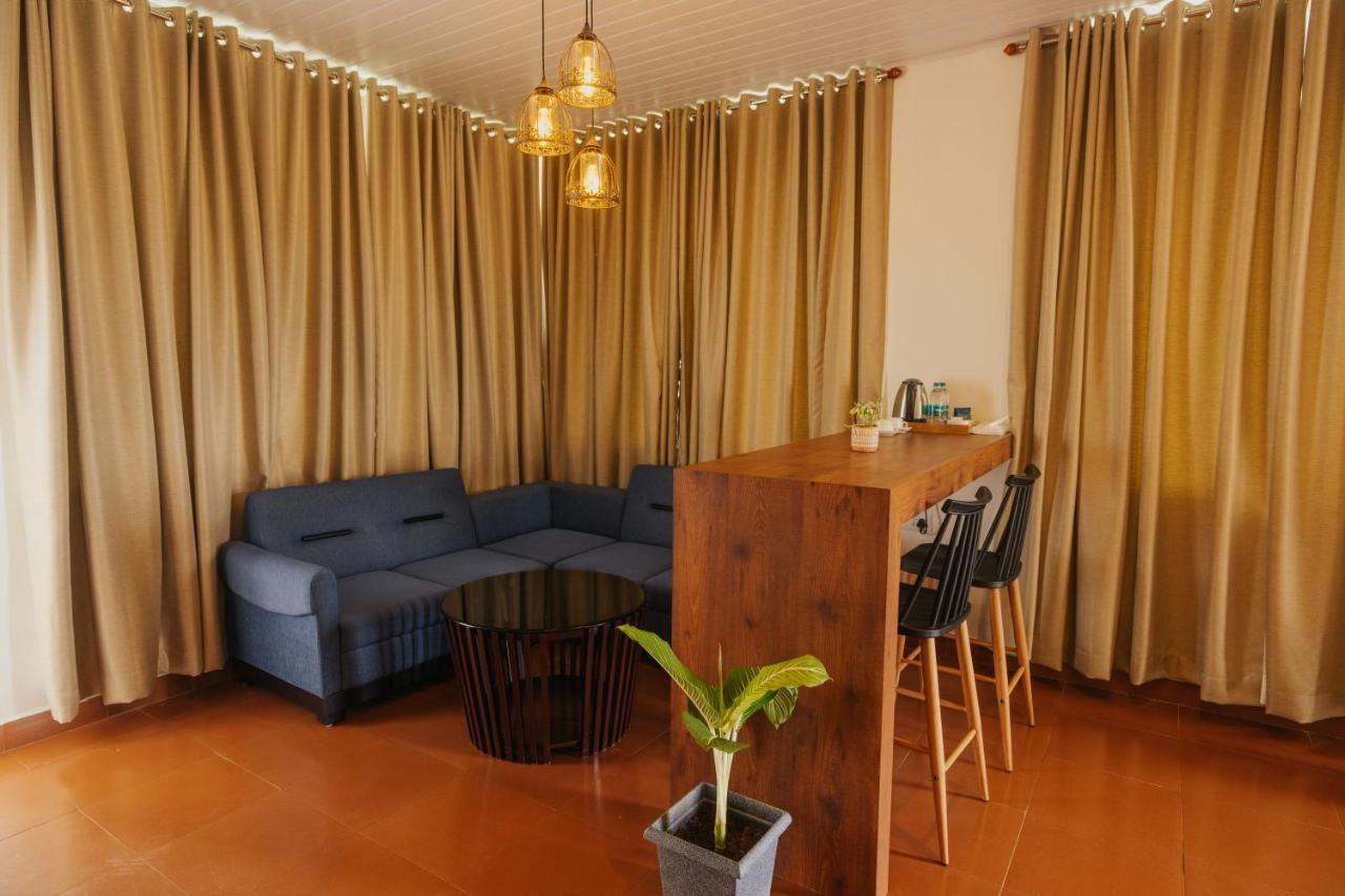 Misty Courtyard Resort Chinnakanal Екстериор снимка