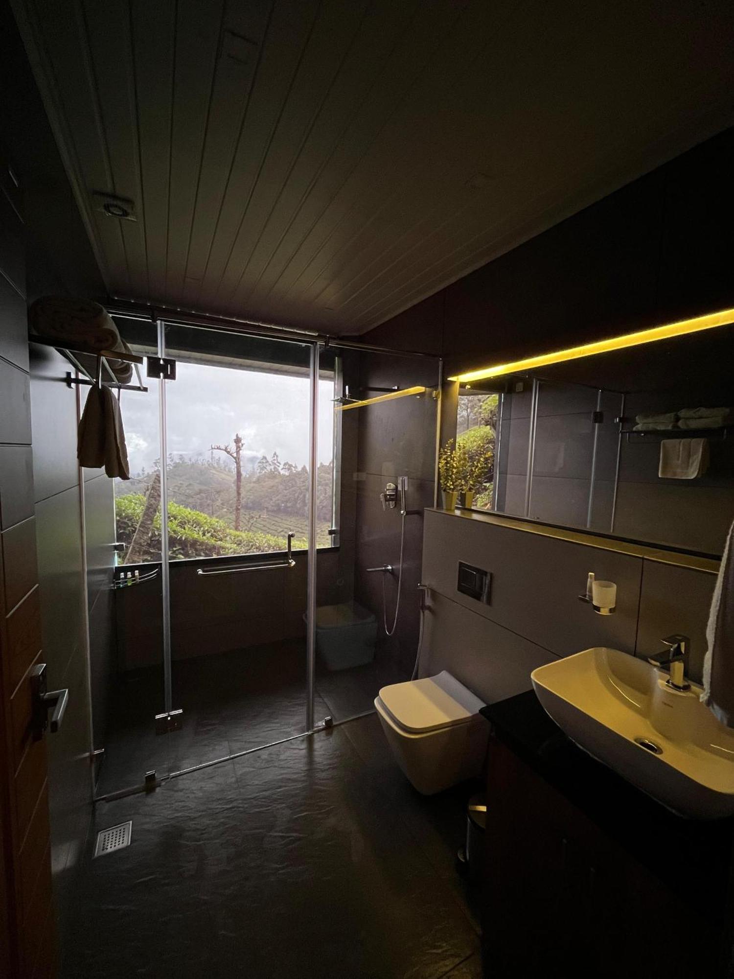 Misty Courtyard Resort Chinnakanal Екстериор снимка