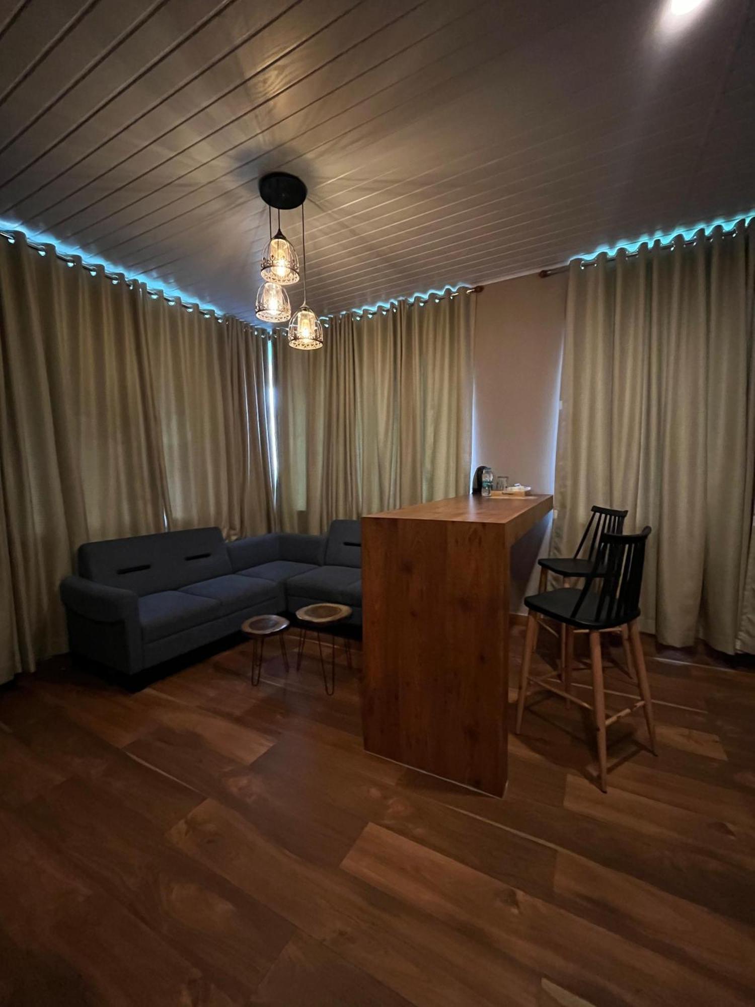 Misty Courtyard Resort Chinnakanal Екстериор снимка