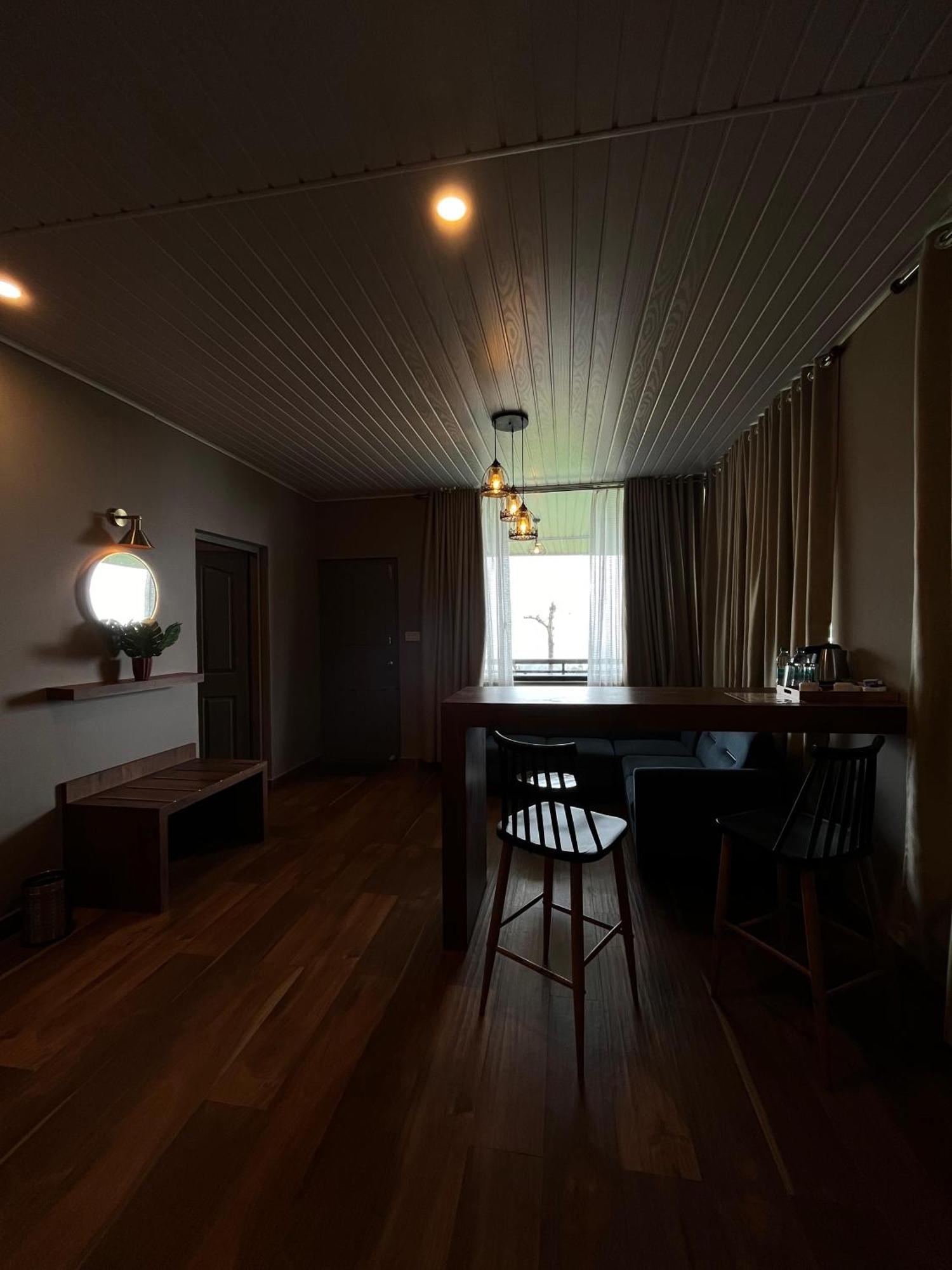 Misty Courtyard Resort Chinnakanal Екстериор снимка