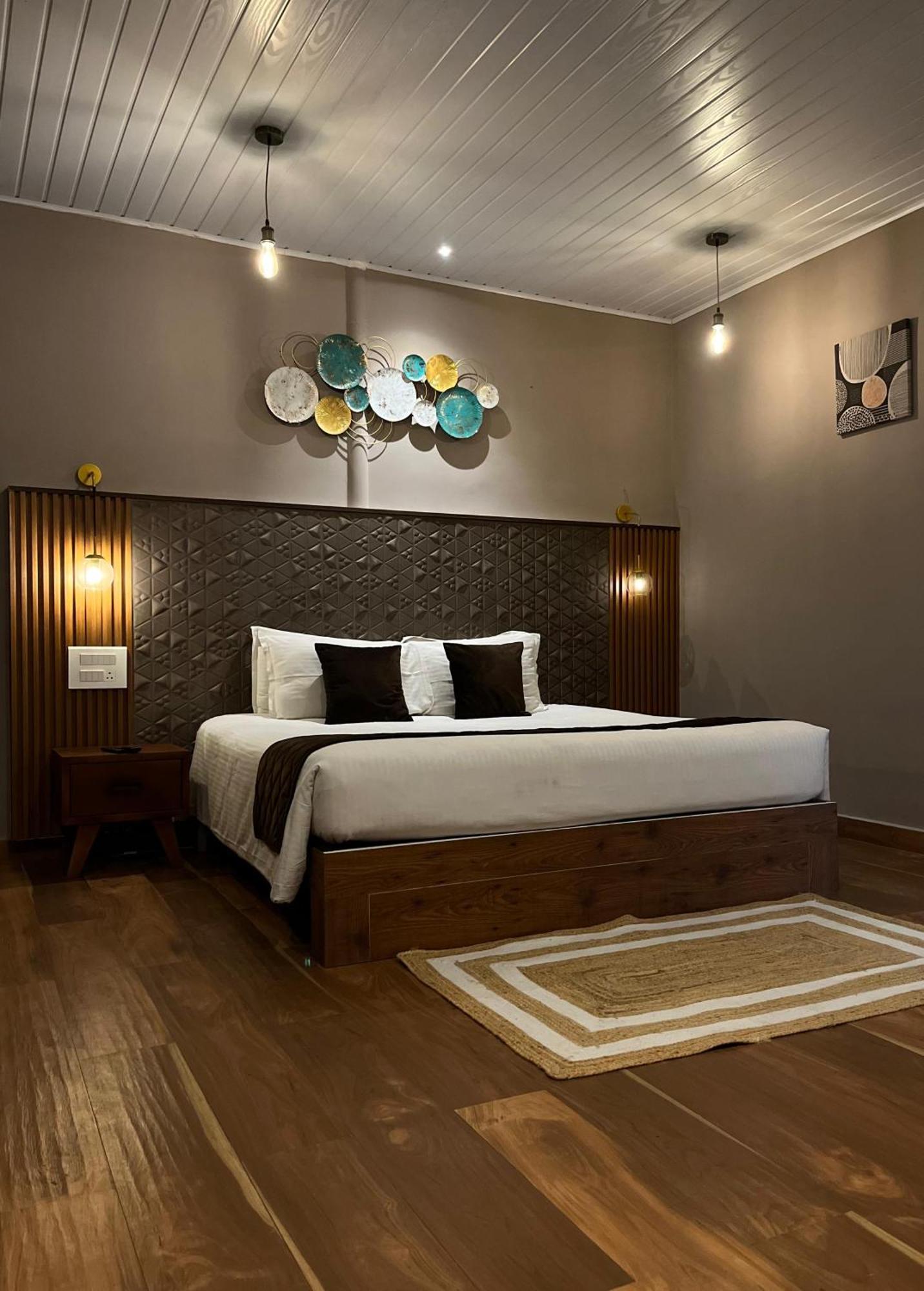 Misty Courtyard Resort Chinnakanal Екстериор снимка
