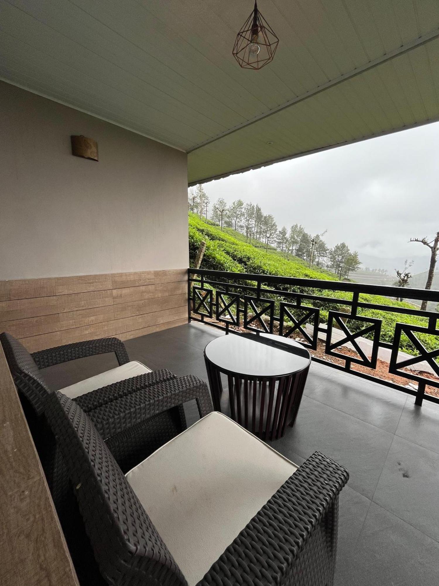 Misty Courtyard Resort Chinnakanal Екстериор снимка