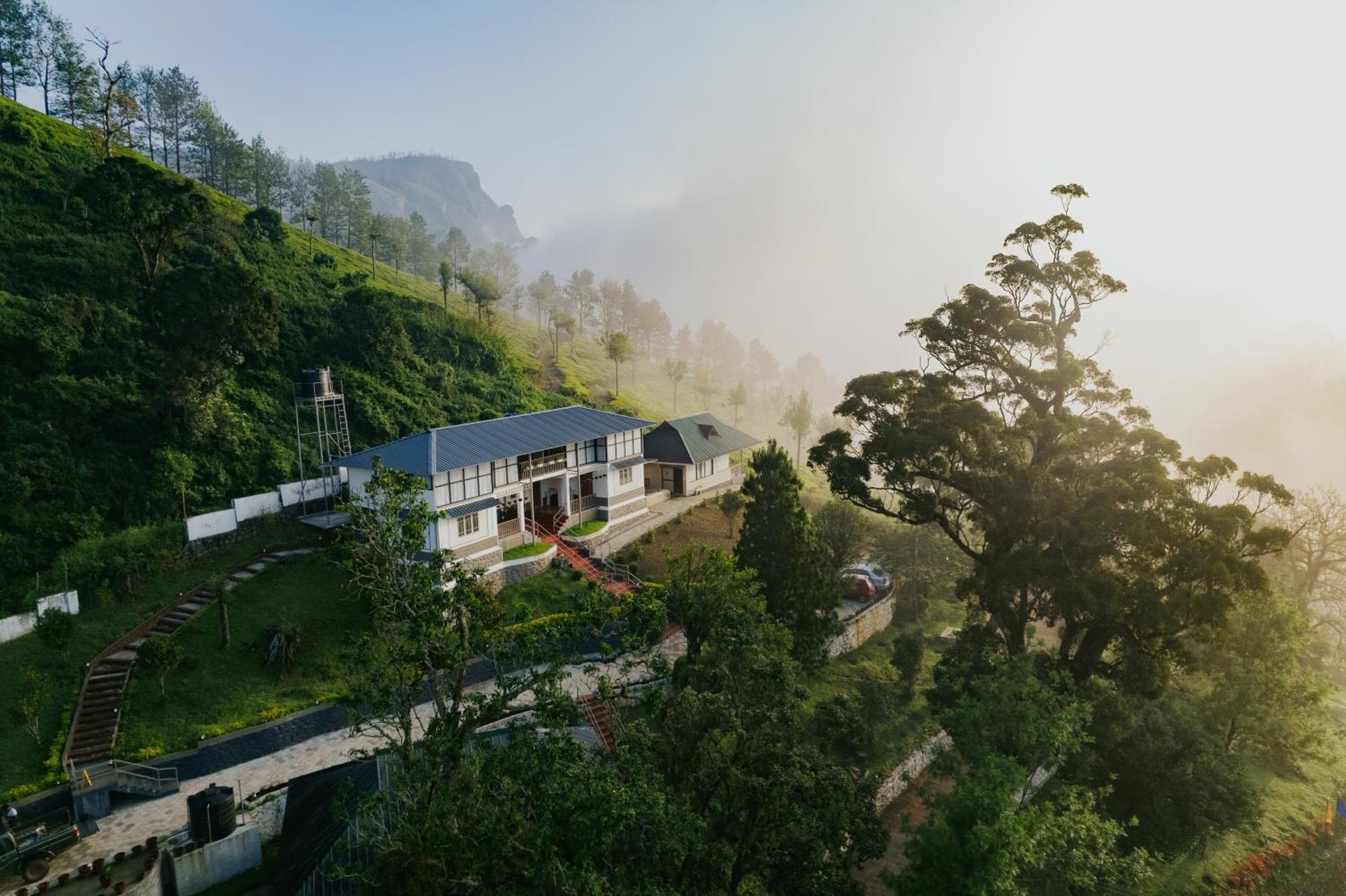 Misty Courtyard Resort Chinnakanal Екстериор снимка